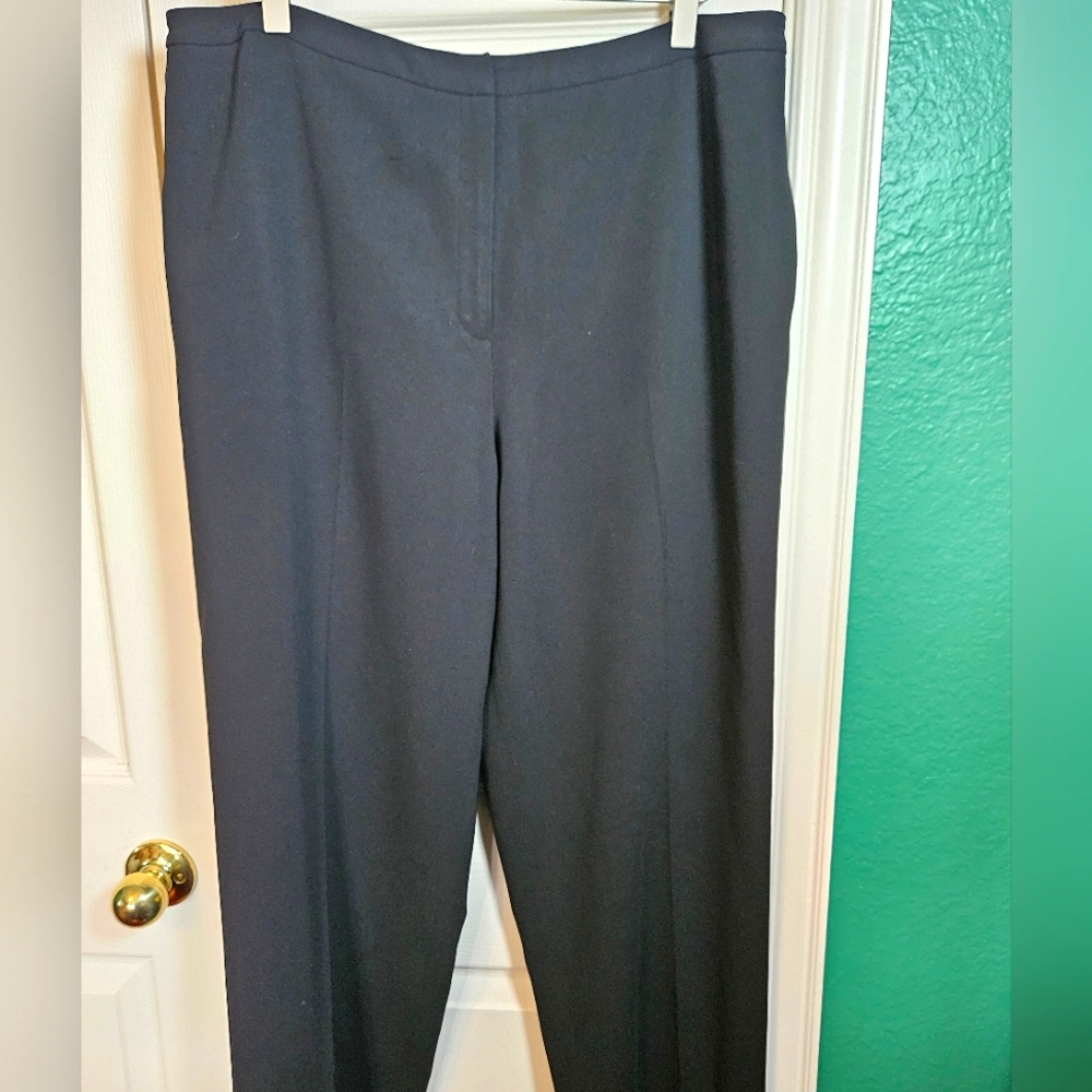 Vintage Jones New York fully lined Classic Black Women's straight leg trouser